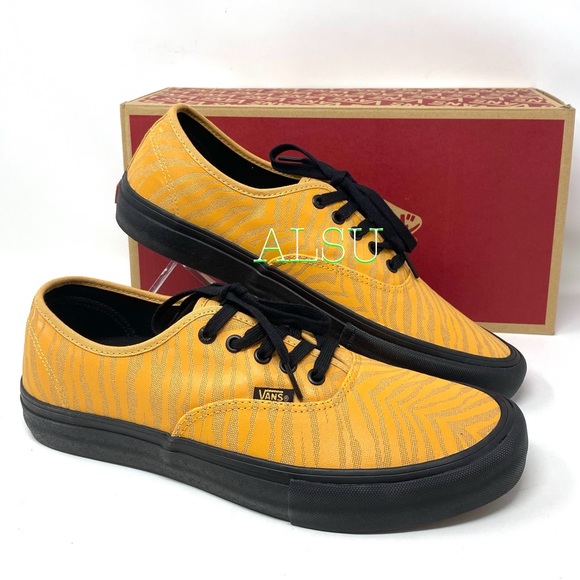 Vans Shoes - VANS 💥SALE!💥 Authentic Pro Reflective Tiger Shoes Women's Size 8 VN0A3479ST9